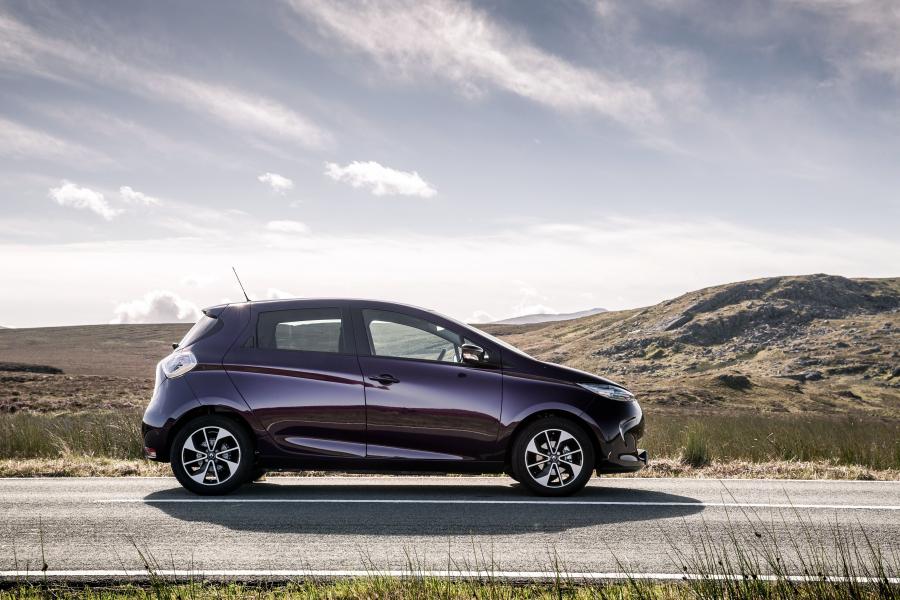  Renault Zoe Z.E. 40 R110 2018 года  (UK) (фото 15 из 32)